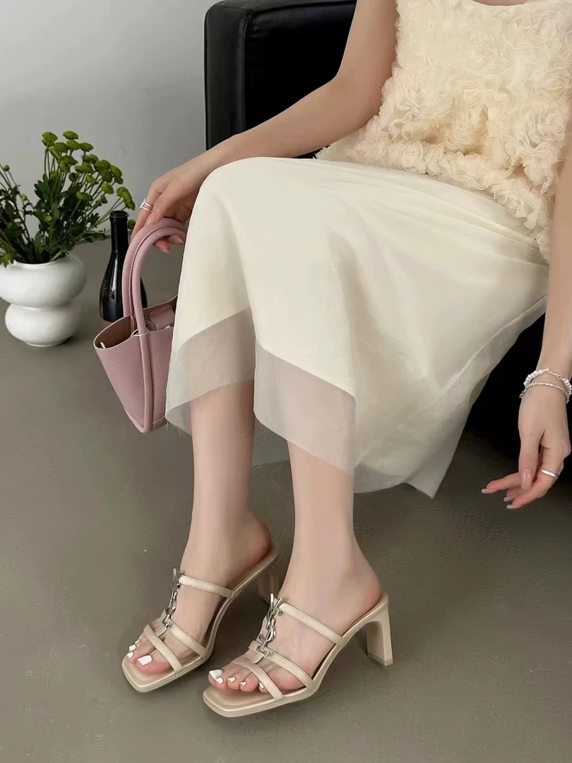 25068香槟色细跟高跟鞋