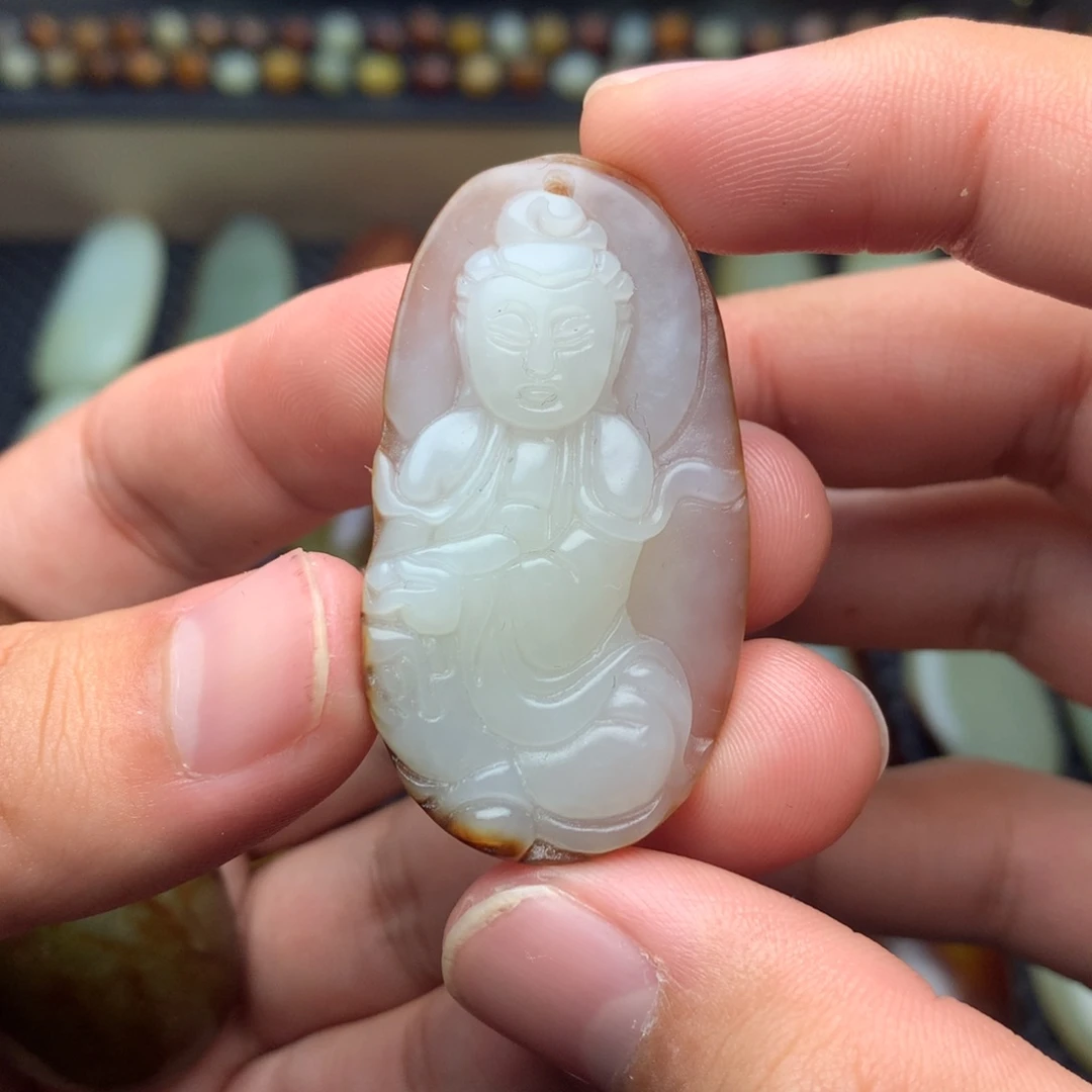 和田玉未镶嵌颈饰