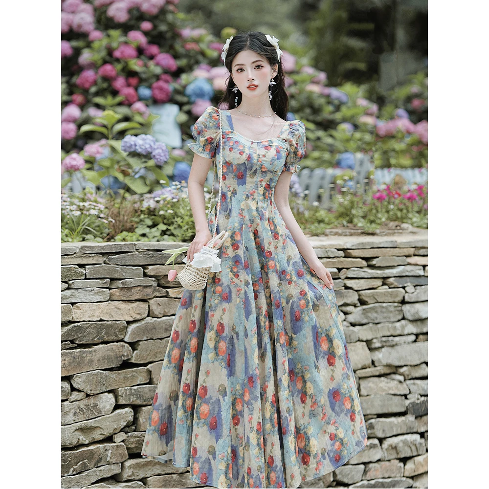 法式油画碎花连衣裙夏季收腰显瘦泡泡袖春游出行法式小香风长裙子