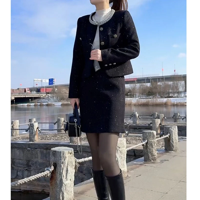 欧洲站时尚气质2024冬季新款修身显瘦钉珠西服加厚外套+高腰短裙