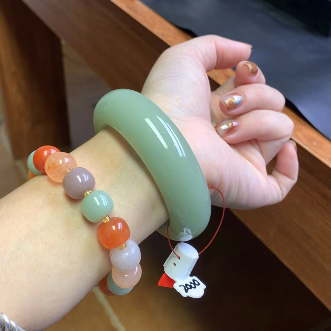 石英质玉未镶嵌手镯