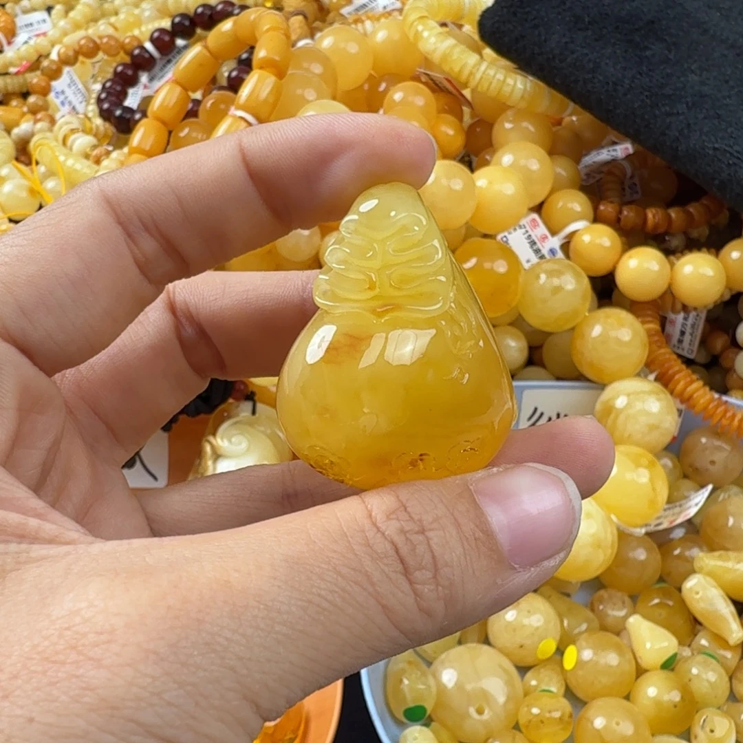 未镶嵌琥珀珠宝奇石