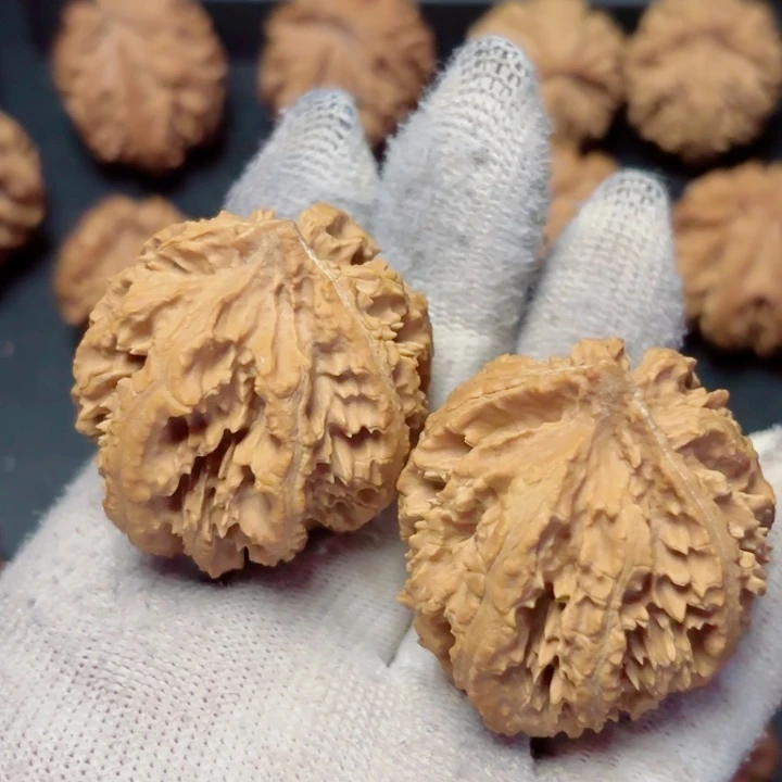 文玩核桃把件B*W秦岭灯笼32