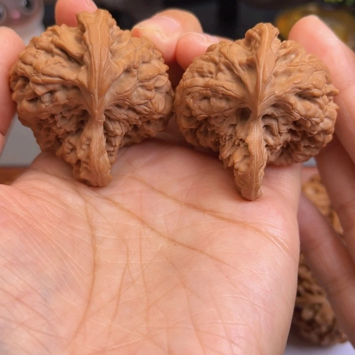 喵***～木质类文玩核桃战斧47