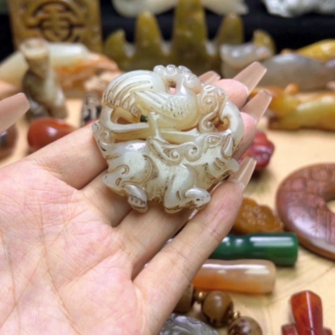 【闪购商品】蛇纹石玉未镶嵌颈饰