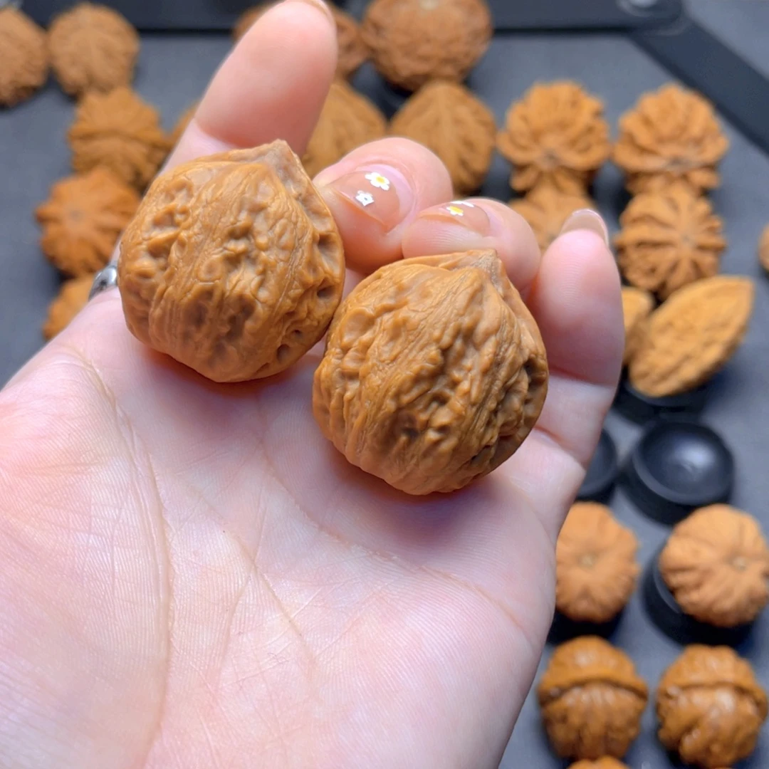 核桃文玩把件小官帽