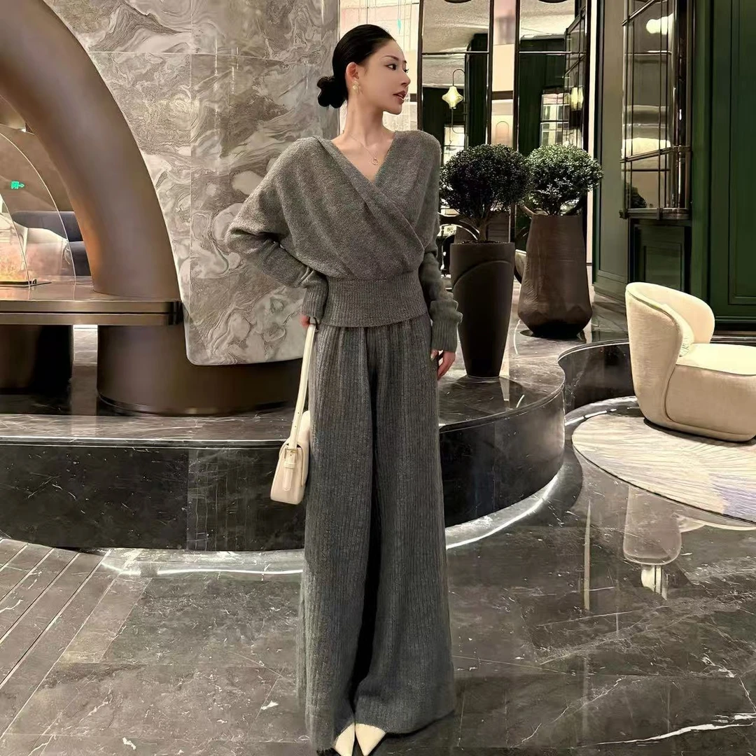 一整套孕妇秋冬季2025新款小香风穿搭舒适优雅气质毛衣针织两件套