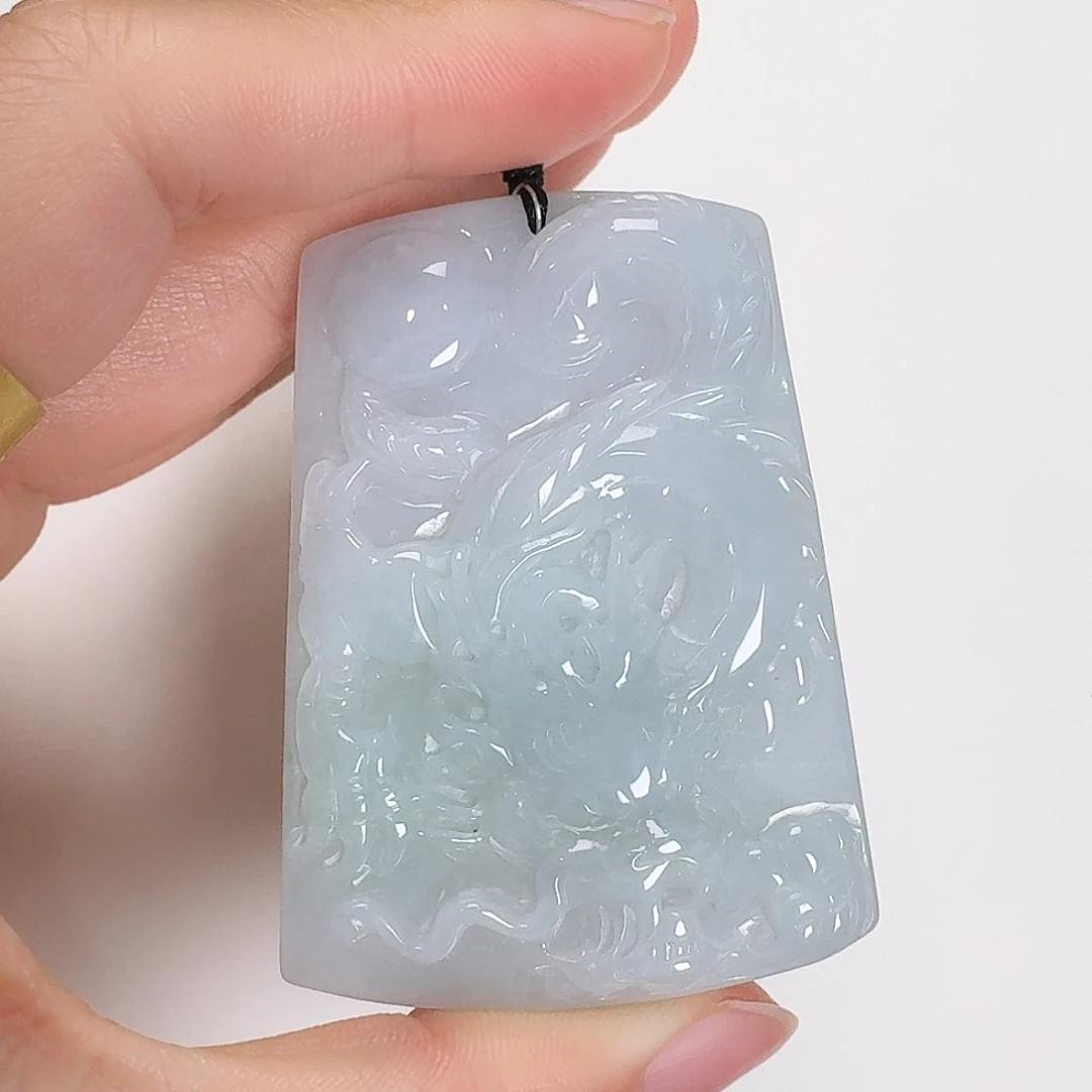 翡翠颈饰未镶嵌龙牌