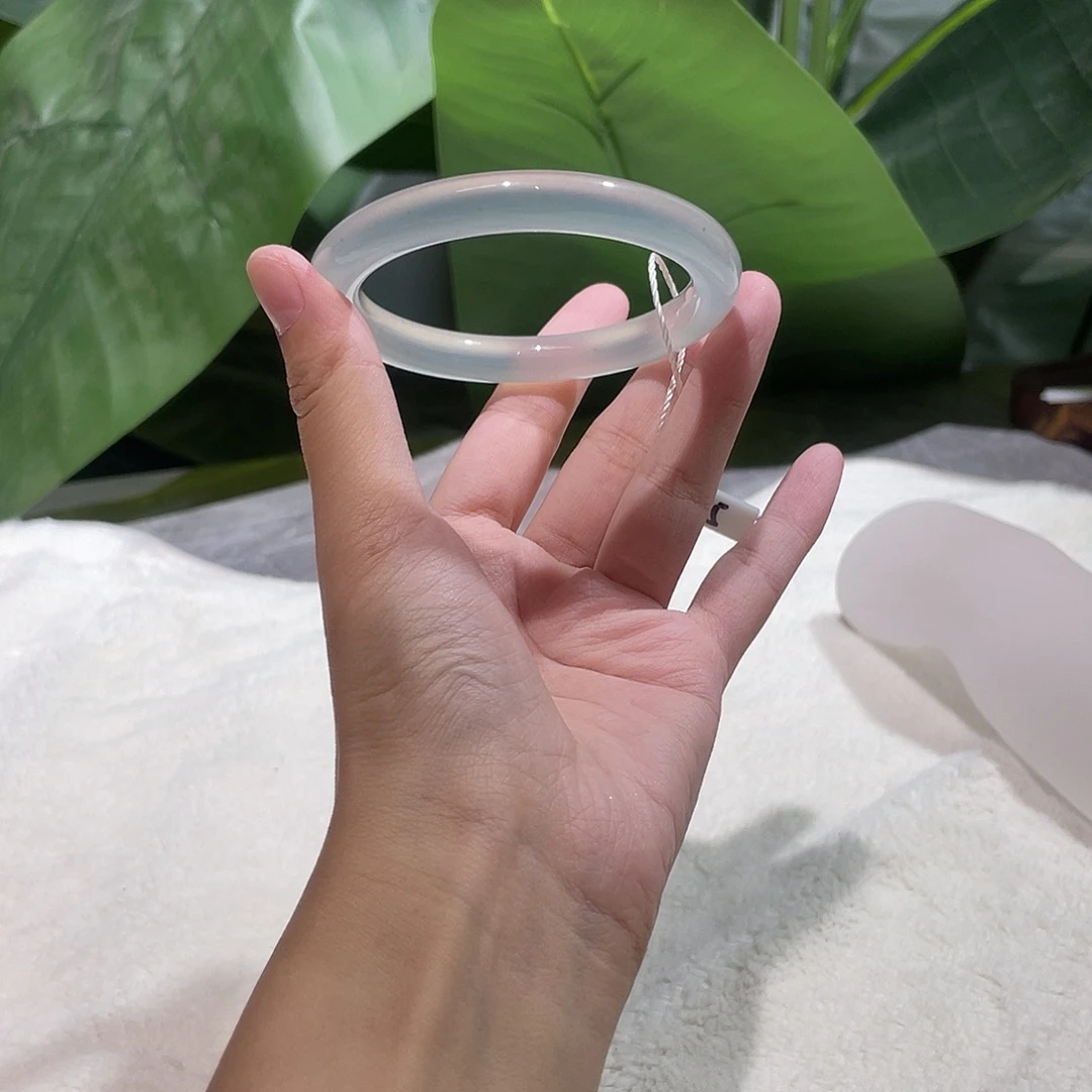 趴***羊玛瑙/玉髓未镶嵌手镯