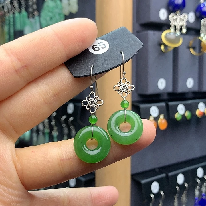 和田玉耳饰银S925镶嵌恍***。