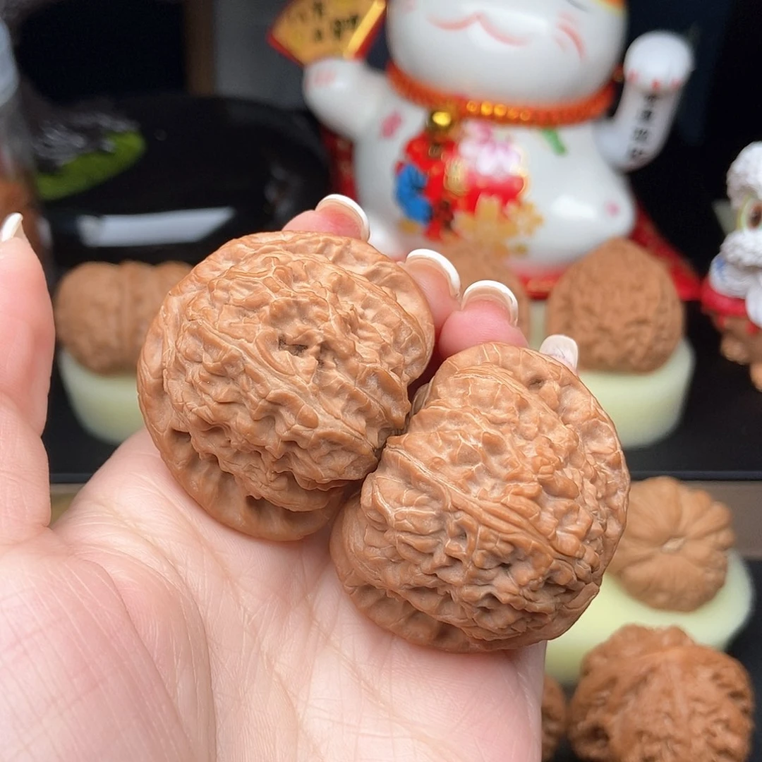 文玩核桃吊坠小*o44白狮子