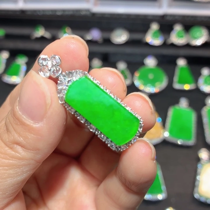 翡翠18K金镶嵌吊坠(不含链)翡翠