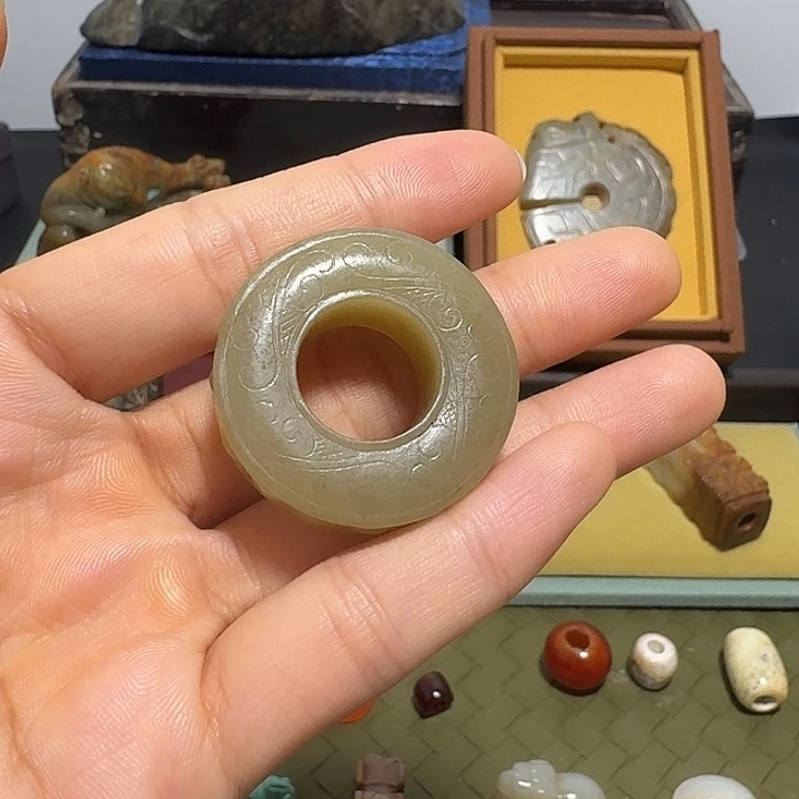 五***海和田玉未镶嵌颈饰