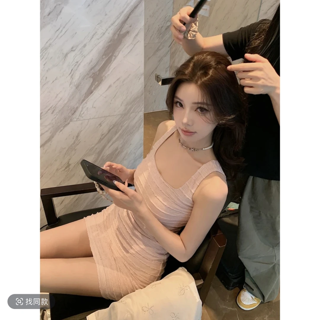 2025粉色气质肌理收腰包臀显瘦连衣裙女春季新款百搭设计感长裙女