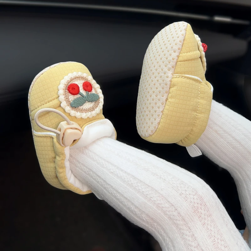 秋季女宝宝婴儿鞋婴儿学步鞋抽绳步前单鞋软底抽绳防掉鞋子0-1岁2