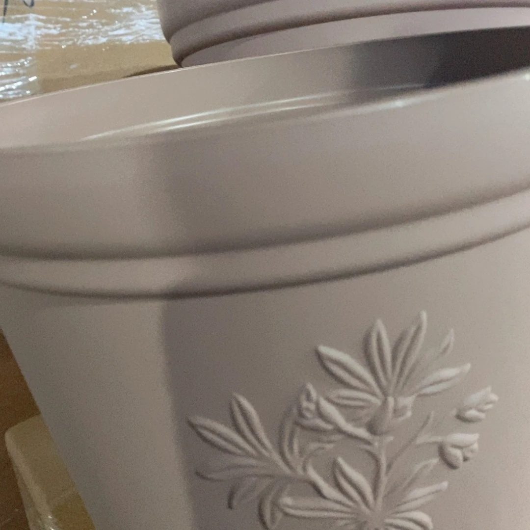 5个22.6口浅色浮雕无托伊特（22.6×19.5）