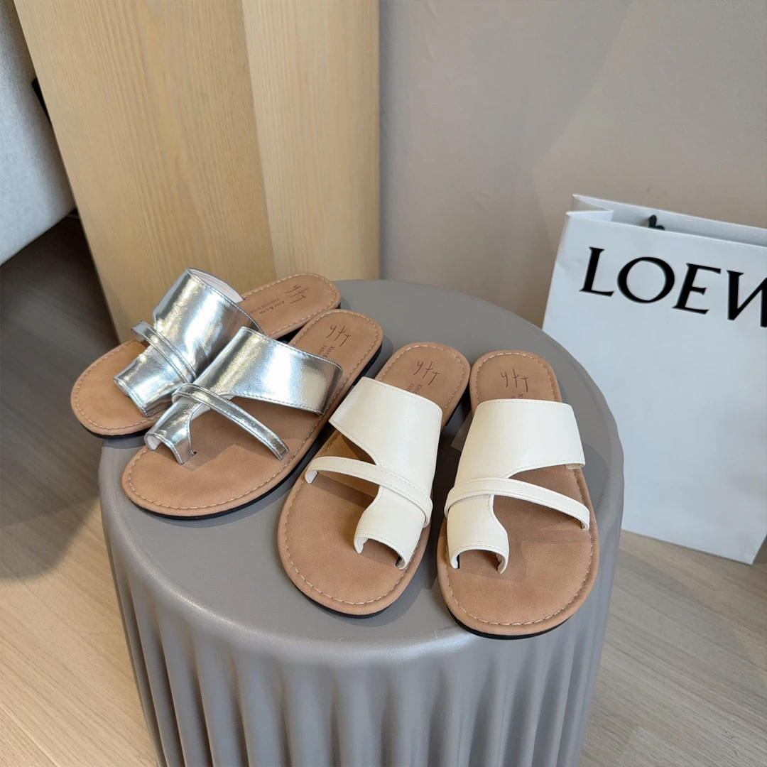 靓小靓  好穿好走好搭配 柔软简约休闲拖鞋米色/银色夏季百搭凉鞋