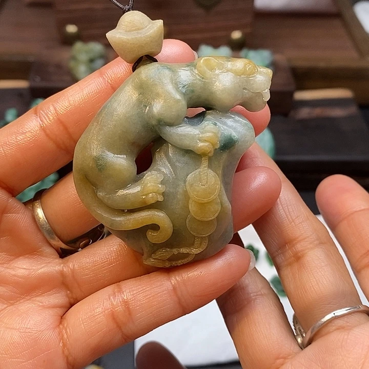 大***米定制翡翠未镶嵌毛货抛光