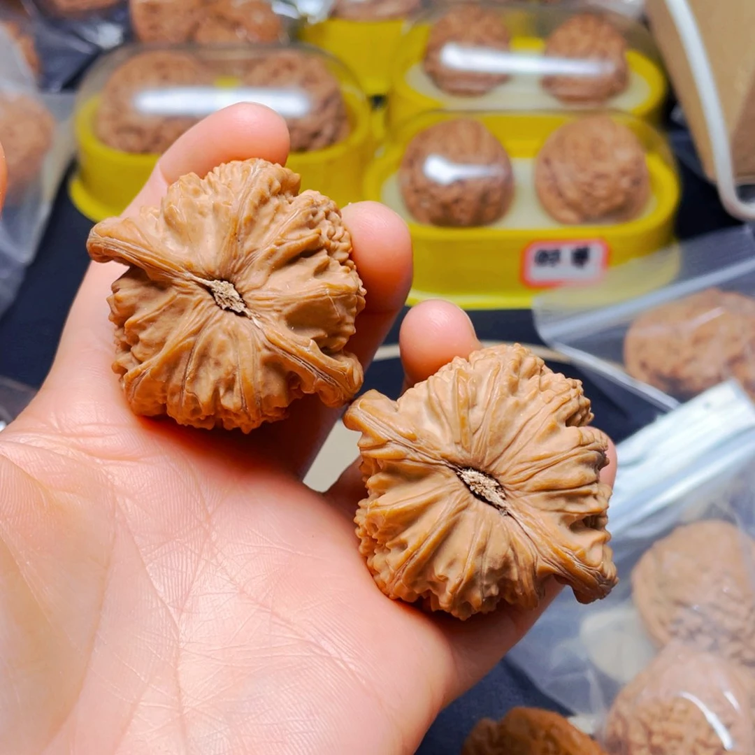 吊坠文玩核桃闷白狮子头