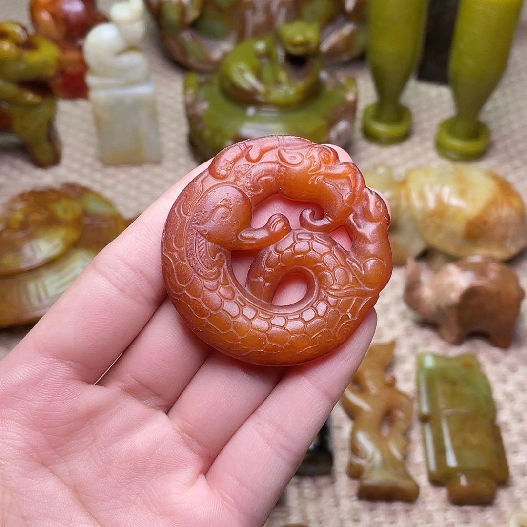 蛇纹石玉未镶嵌颈饰