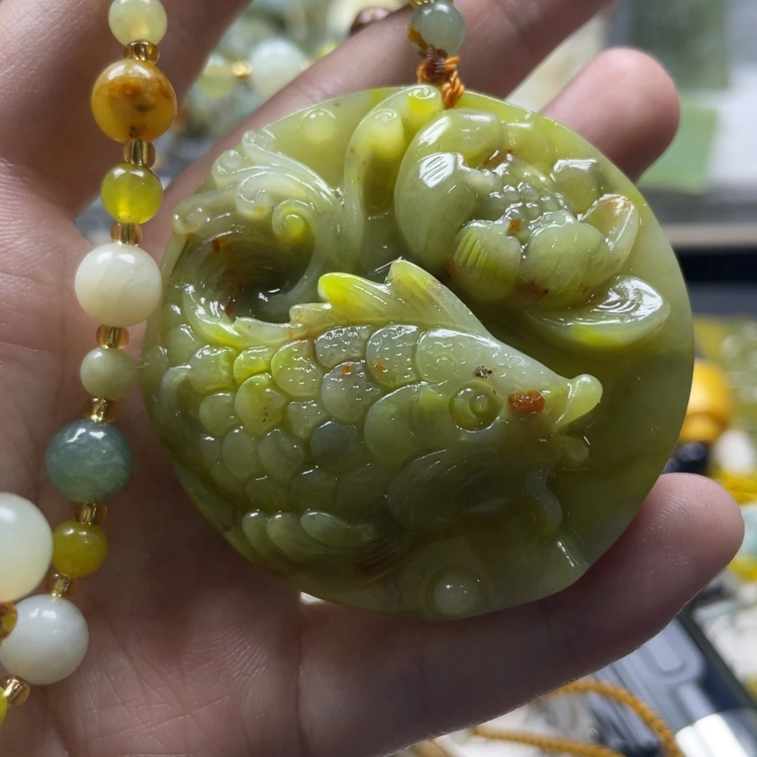 蛇纹石玉未镶嵌吊坠