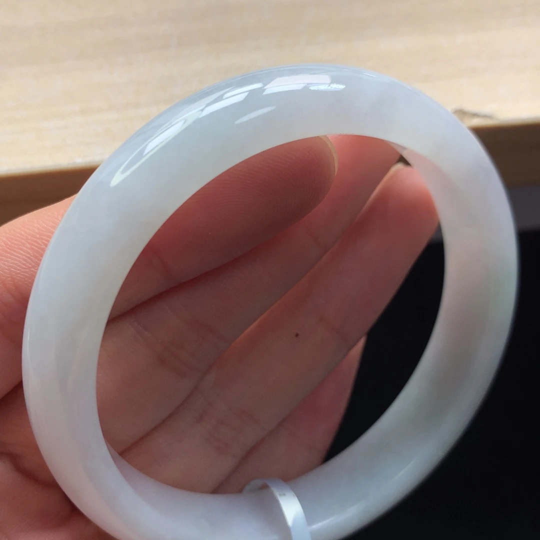 未镶嵌手镯翡翠手镯