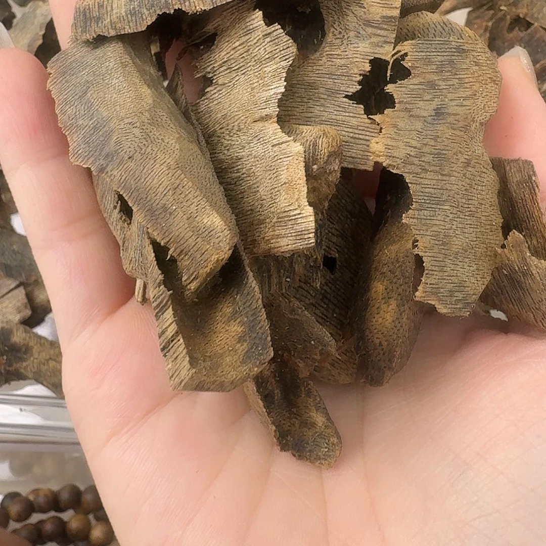 沉香碎屑沉香奇楠沉香原材料