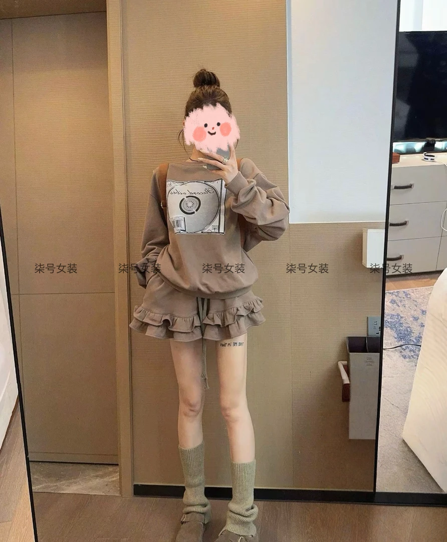 2025早秋新款时尚洋气韩版圆领长袖显瘦卫衣木耳边半身短裤套装女