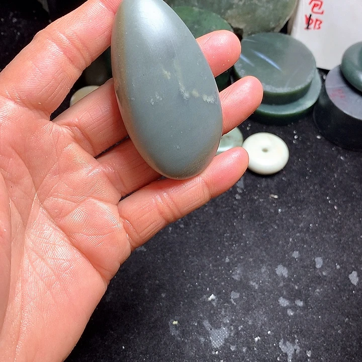 和田玉（糖玉）未镶嵌珠宝奇石