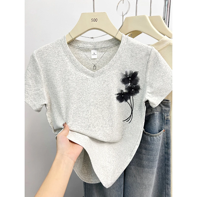 正肩V领短袖t恤女装春夏新款韩版气质设计感小众印花时髦显瘦上衣