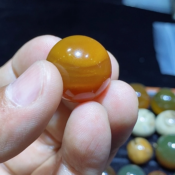 琥珀颈饰未镶嵌北*香一