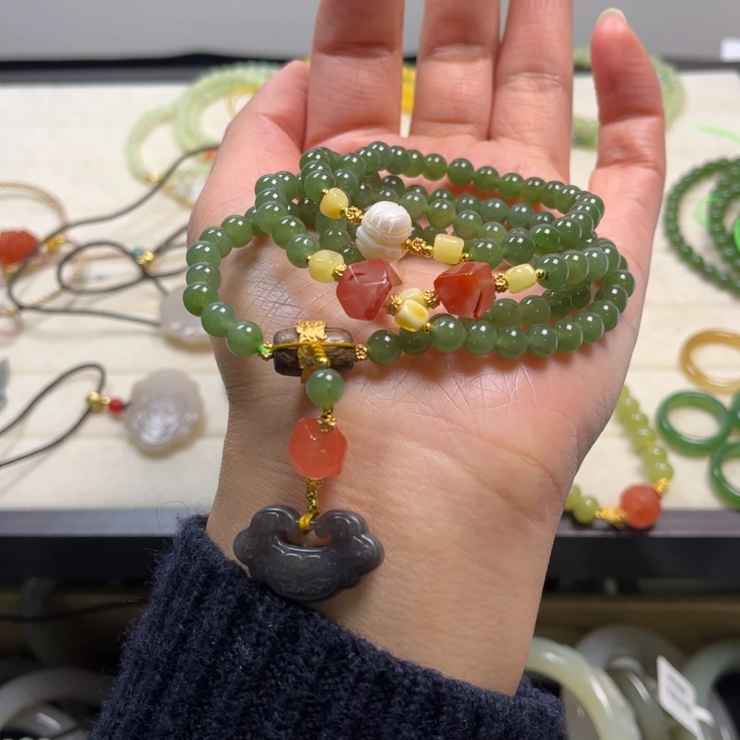 梵***明和田玉（碧玉）未镶嵌毛衣链