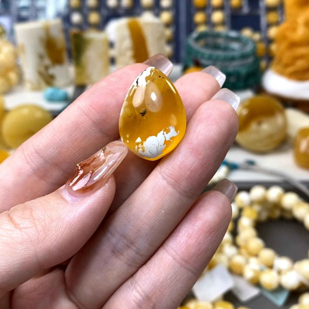 裸石琥珀未镶嵌微瑕吊坠