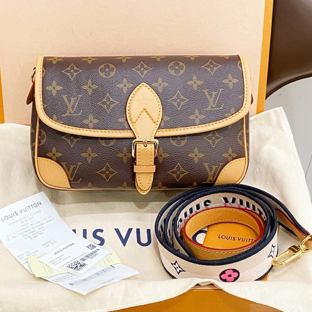 95新 LouisVuitton/路易威登 经典Dione系列法棍女士单间斜挎包