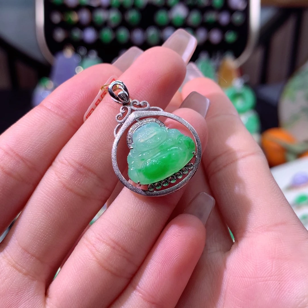 翡翠颈饰18K金镶嵌翡翠