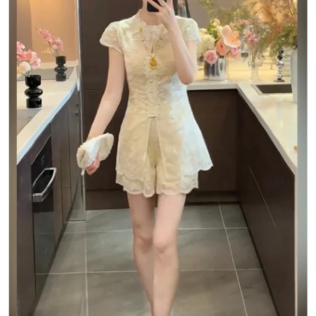新中式国风杏色圆领短袖刺绣蕾丝上衣+百搭显瘦短裤女时尚