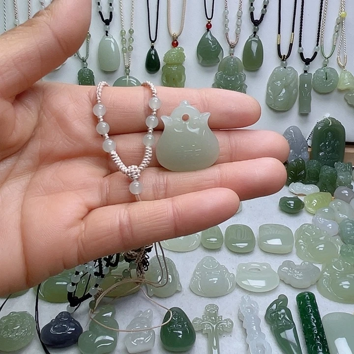 和田玉未镶嵌颈饰