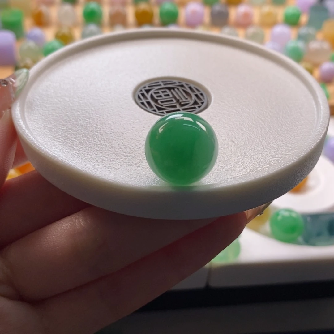 翡翠未镶嵌颈饰绿底圆珠卡15