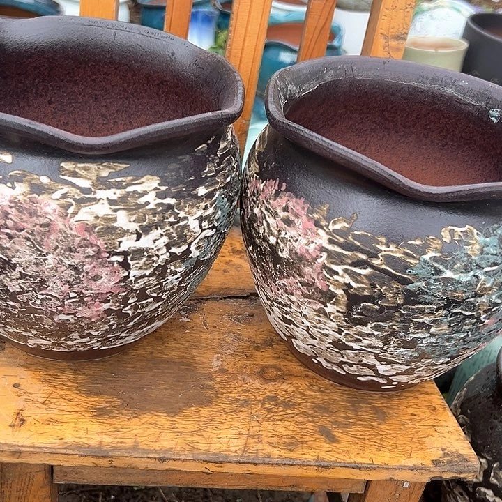 紫砂花盆口20高18。。。。。。。。。。。。。。