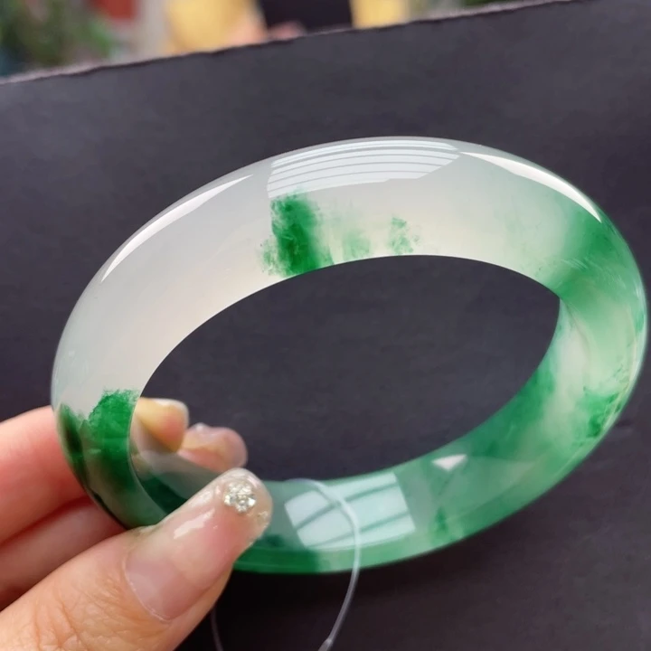 未镶嵌手镯石英质玉