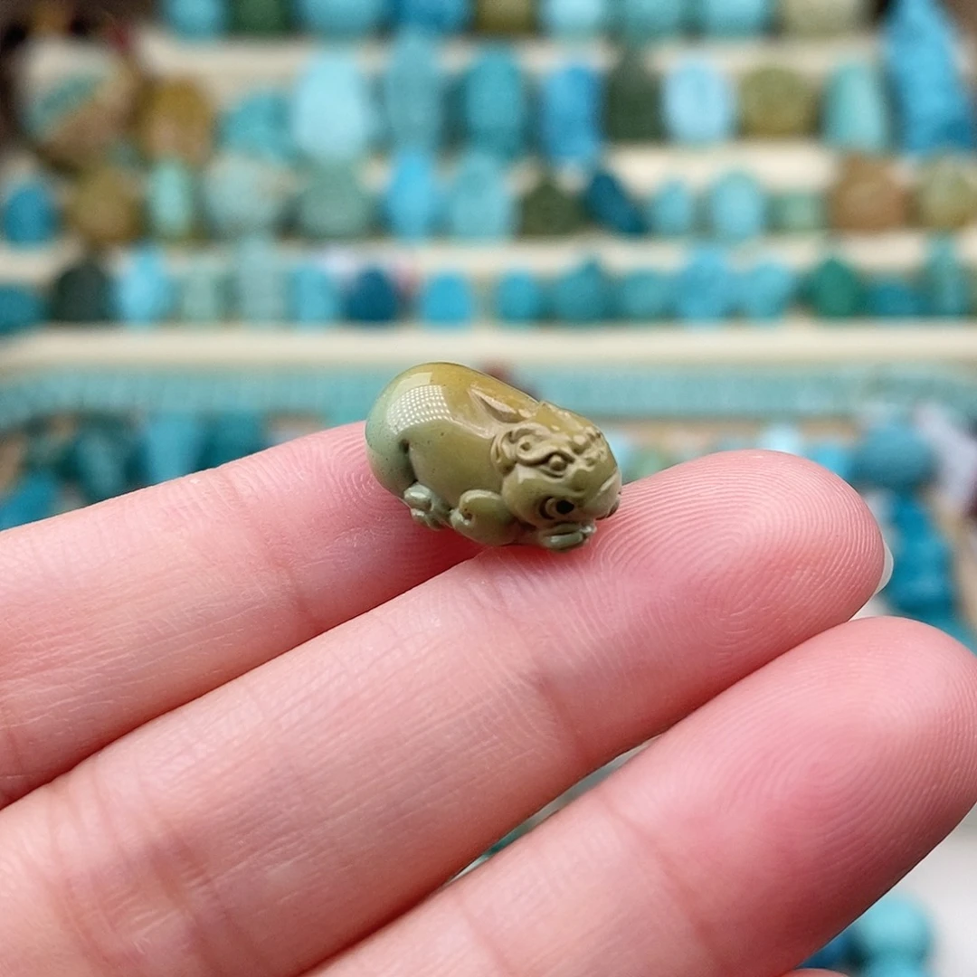 未镶嵌绿松石珠宝奇石