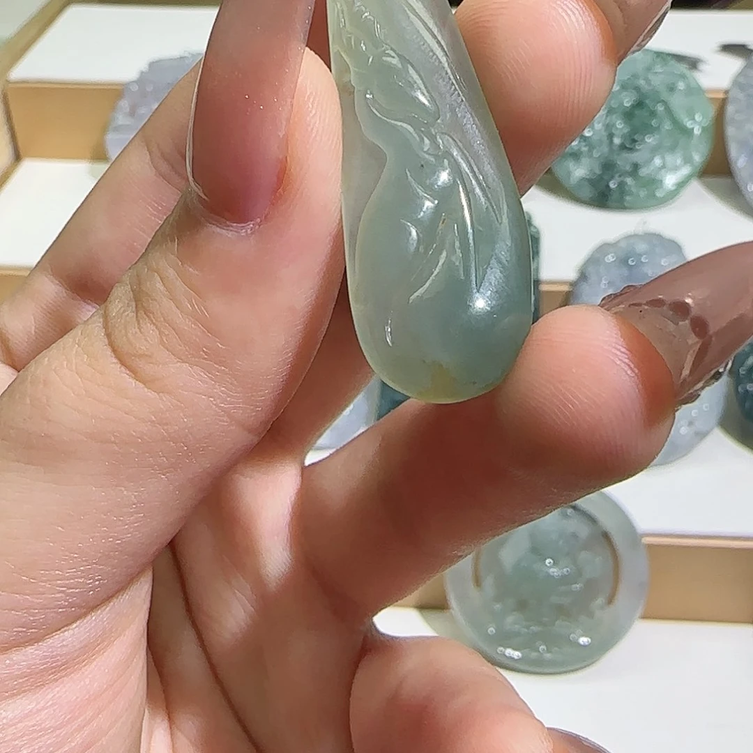 未镶嵌翡翠胸饰鹿