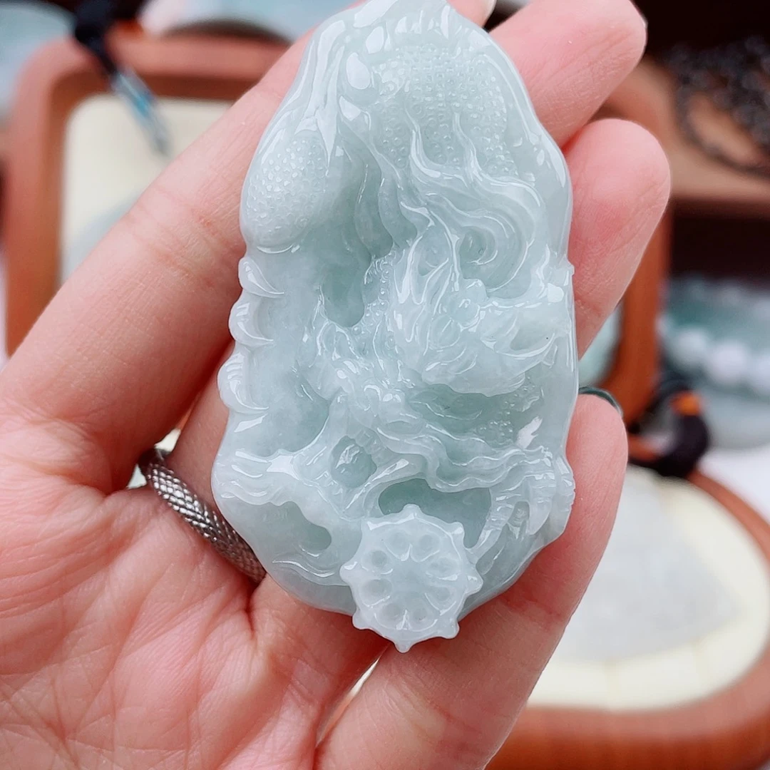 翡翠未镶嵌项圈龙牌