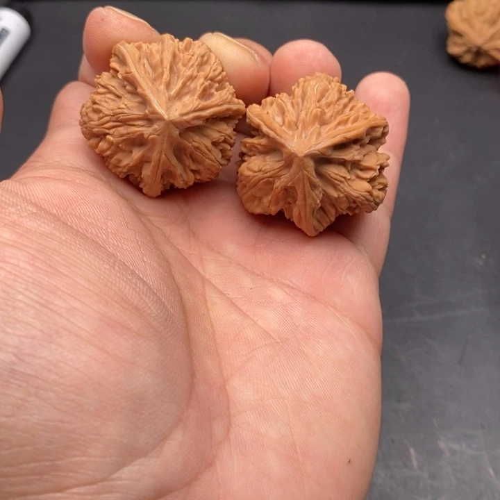 文玩核桃吊坠文山36