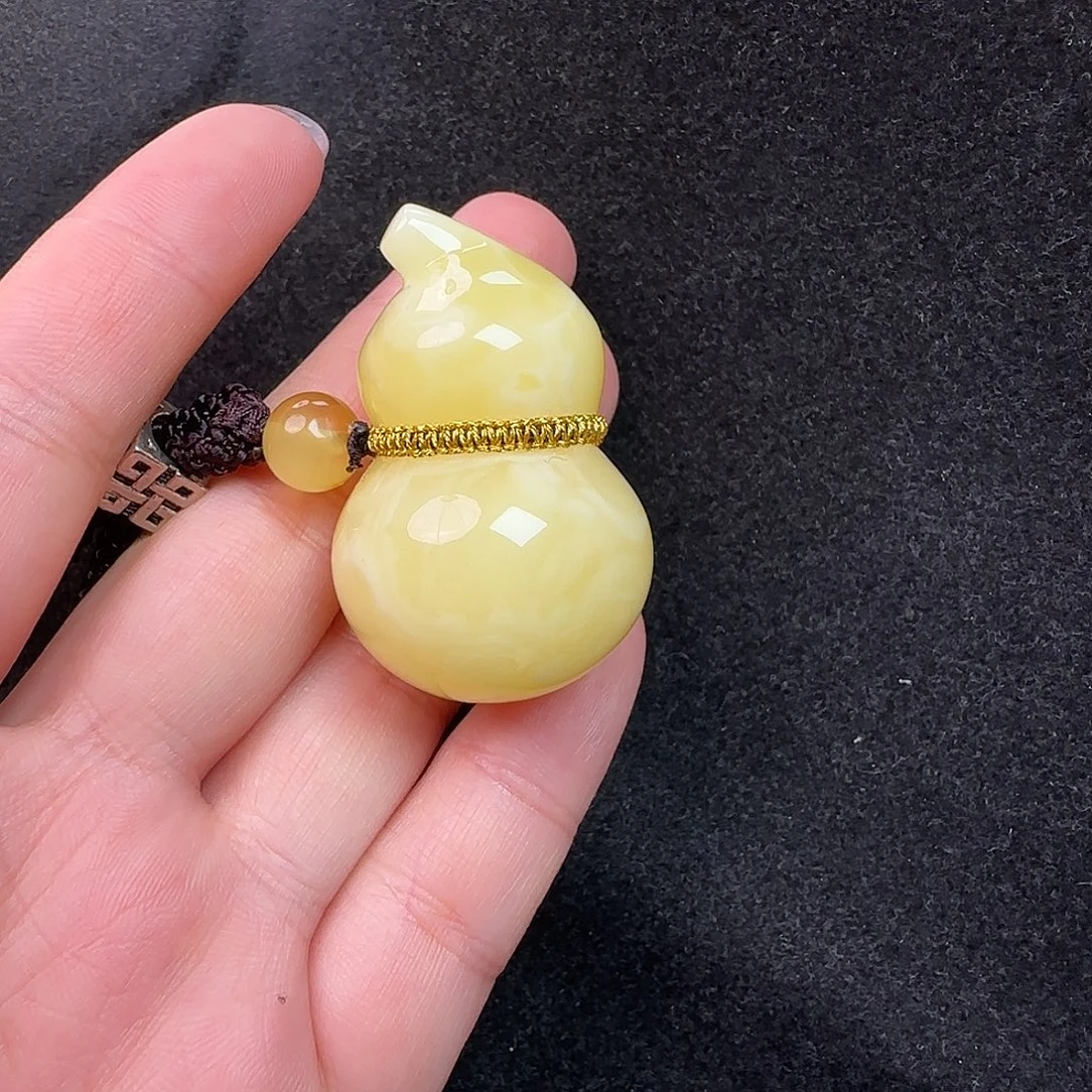 蜜蜡未镶嵌珠宝奇石