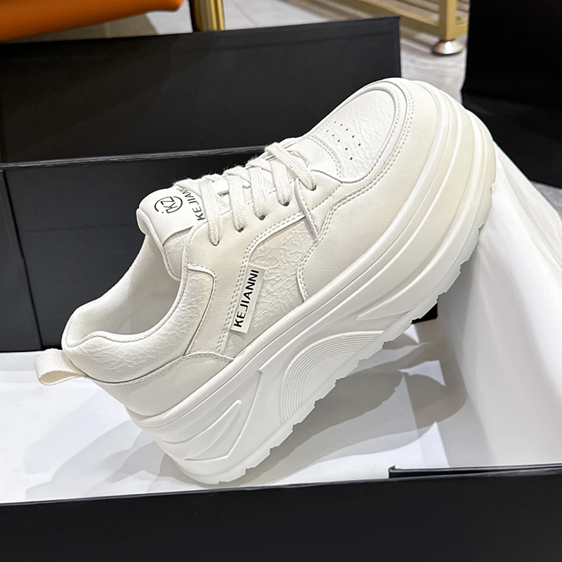 8609厚底小白鞋女款春季新款真皮松糕鞋百搭牛筋软底休闲时尚板鞋