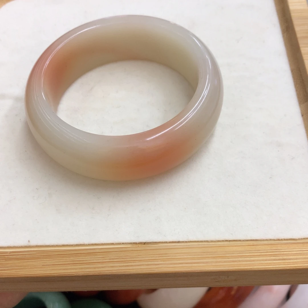 石英质玉未镶嵌手镯