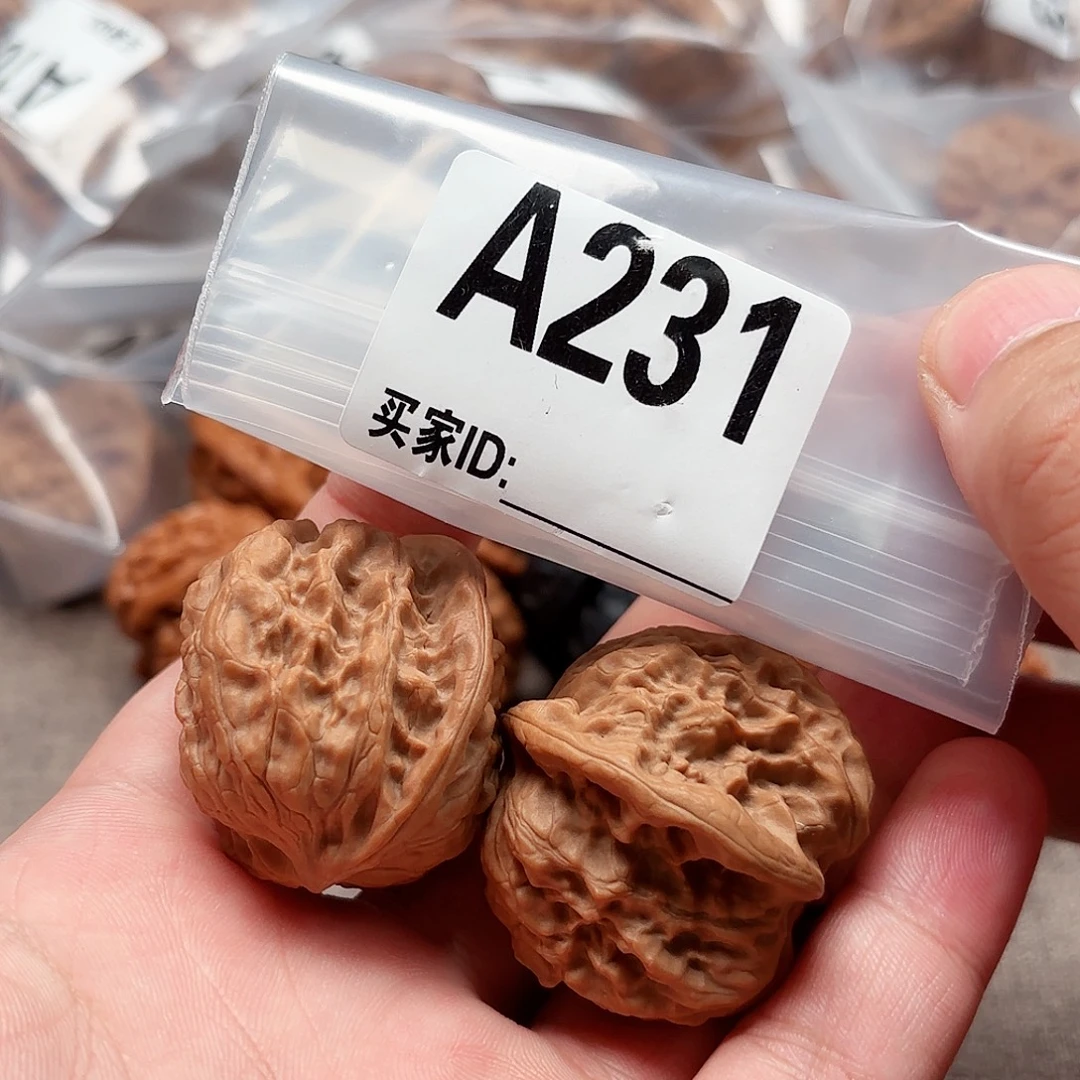 文玩核桃把件野狼A231