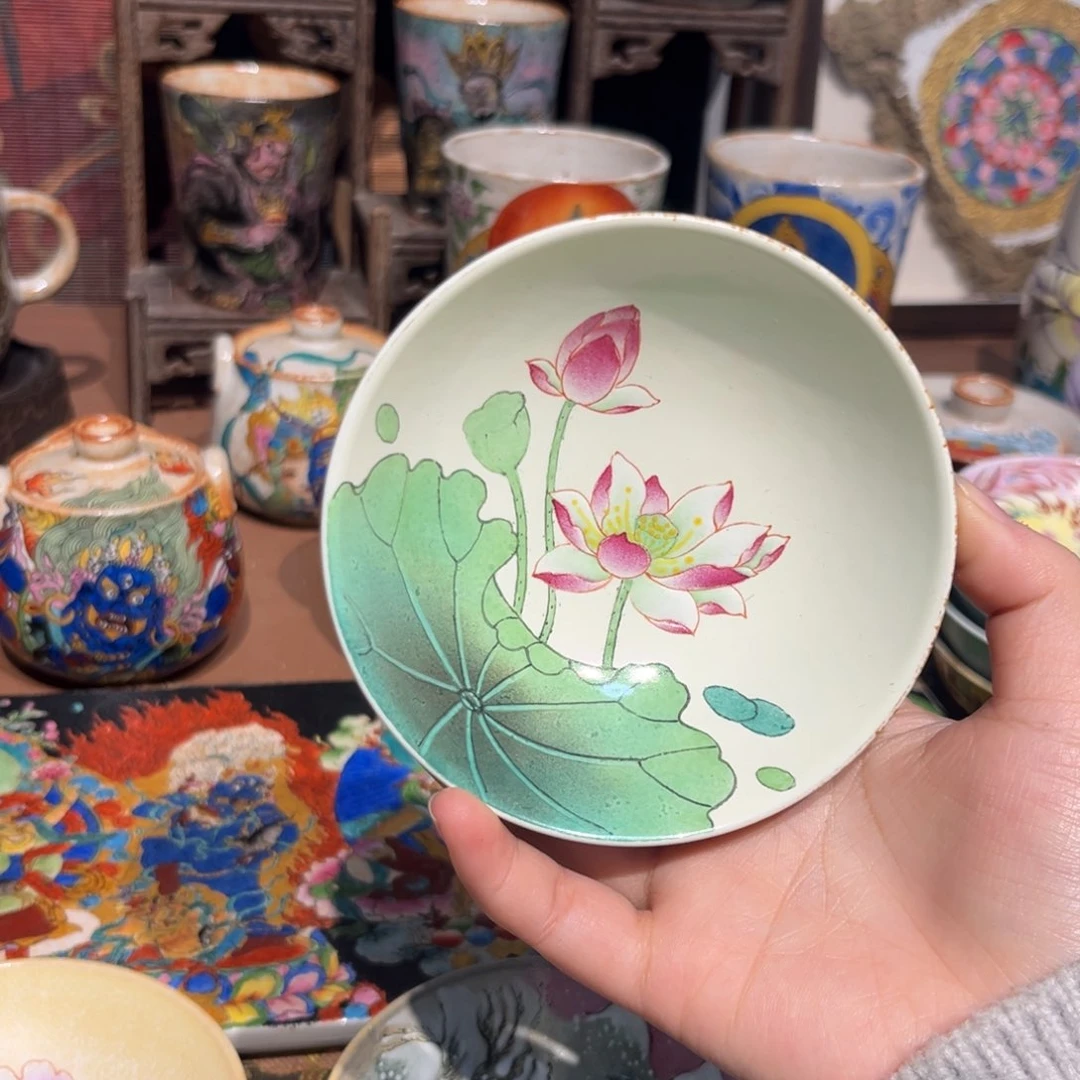 荷花景德镇手工手绘制作