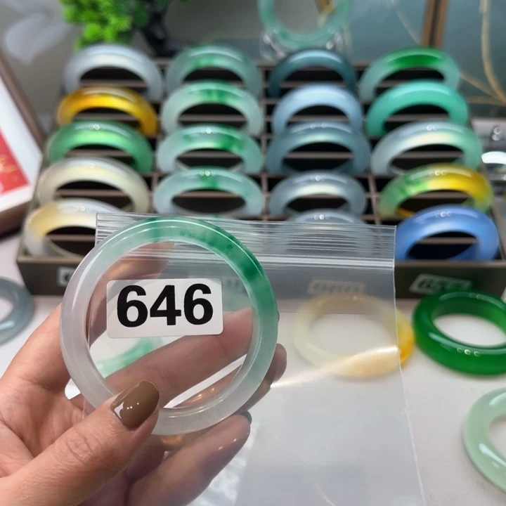 玉雪*时尚飘花手镯646